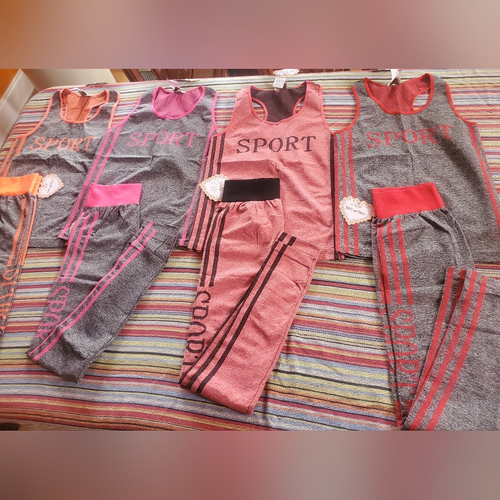 Set of leggings and top one size different colors